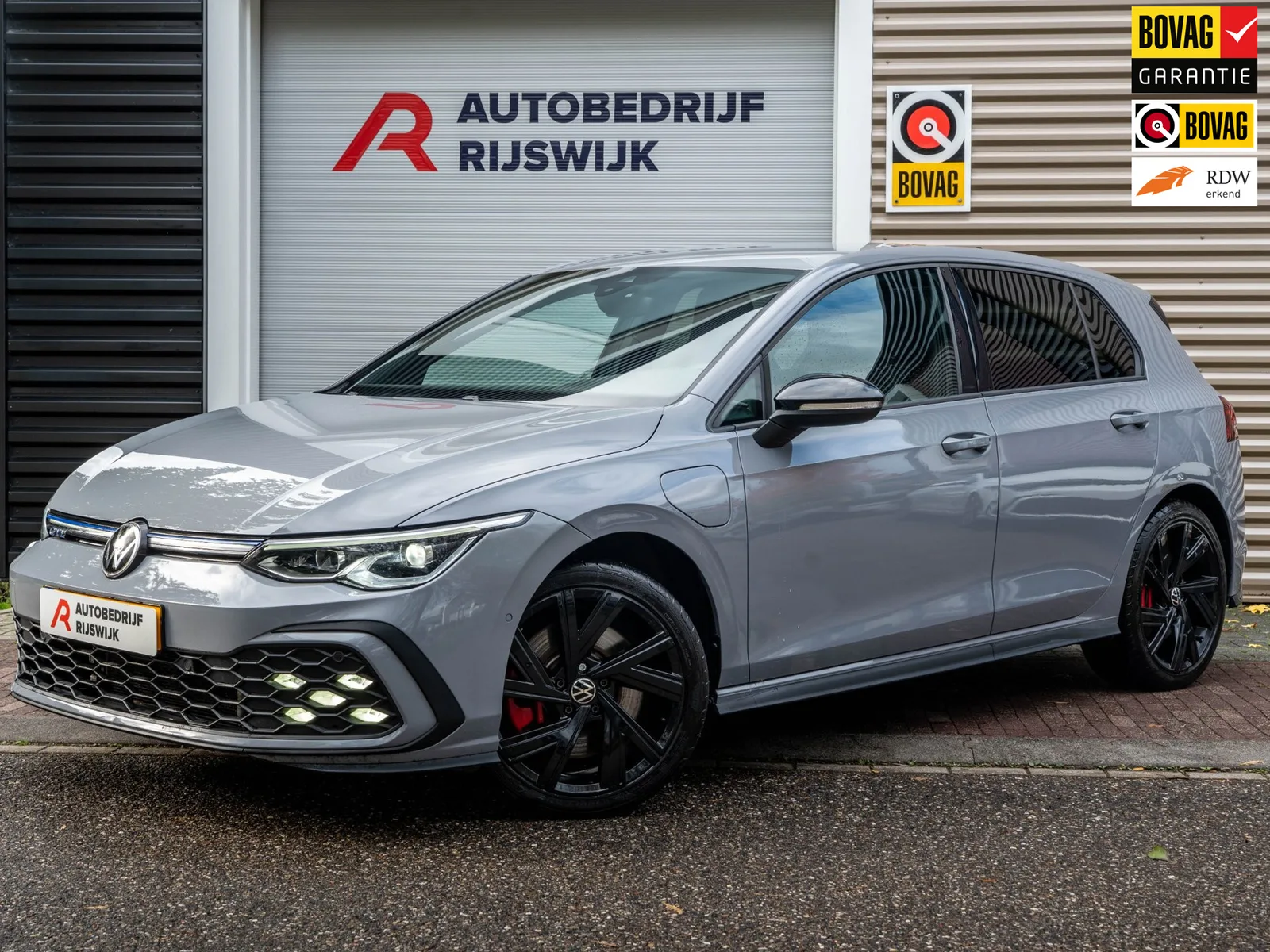 Volkswagen Golf (2020) — foto 1