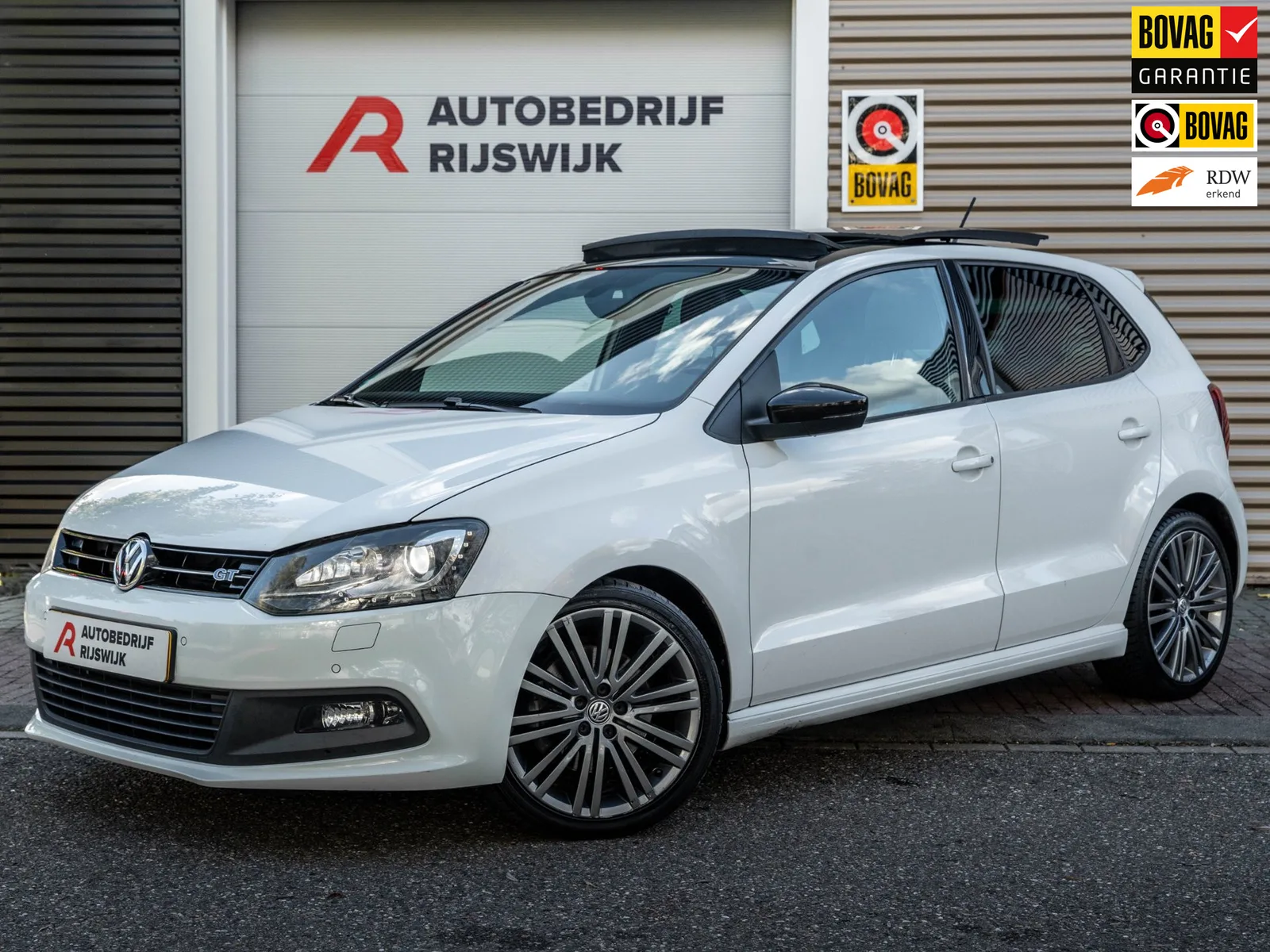 Volkswagen Polo (2015) — foto 1