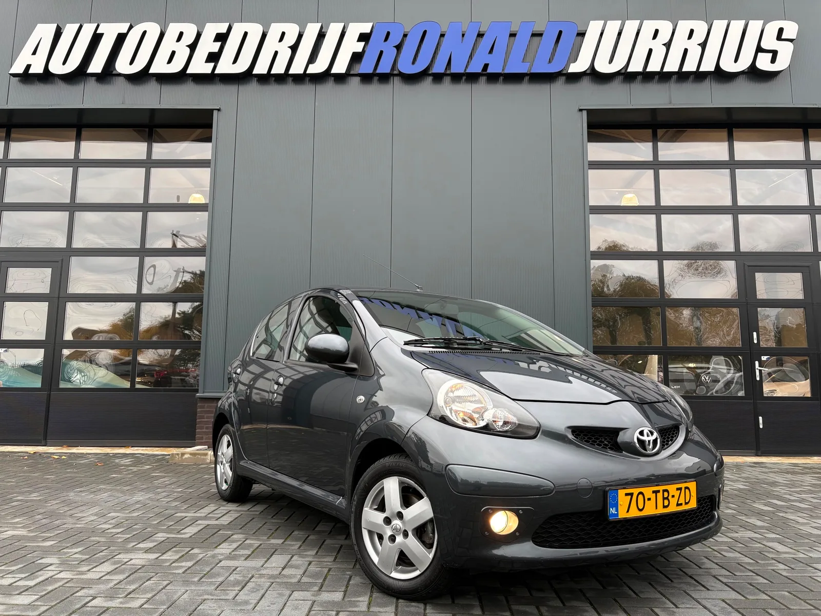 Toyota Aygo (2006) — foto 1