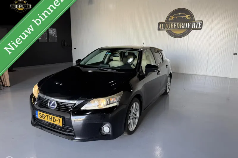 Lexus CT (2012)
