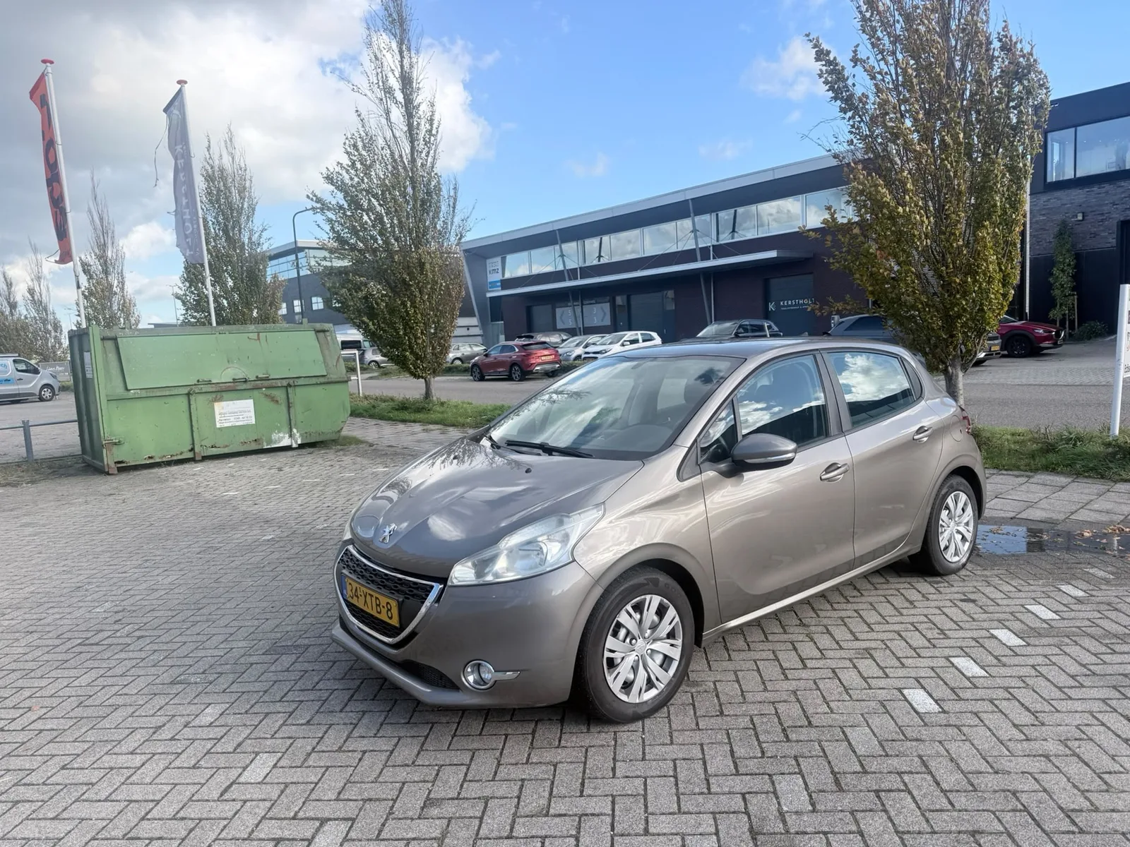 Peugeot 208 (2012) — foto 1