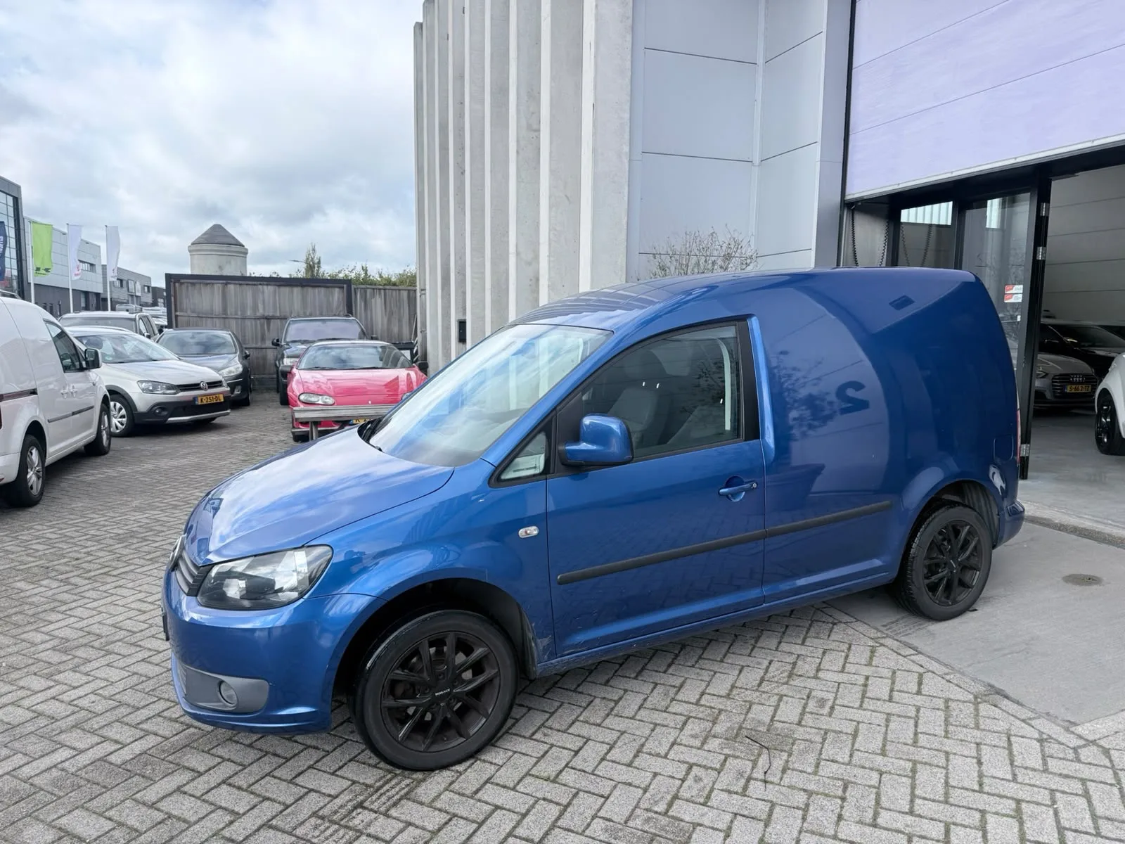 Volkswagen Caddy (2015) — foto 1