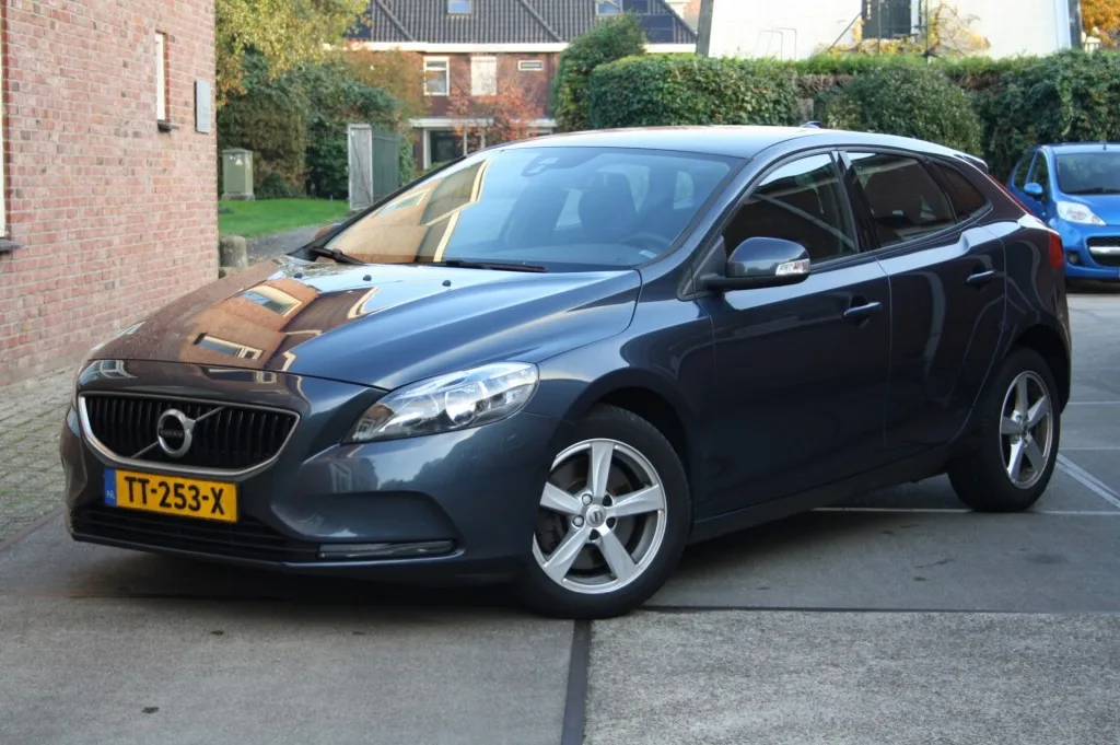 Volvo V40 (2018) — foto 1