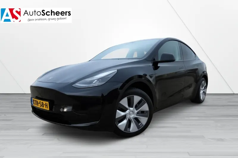 Tesla Model Y (2024)
