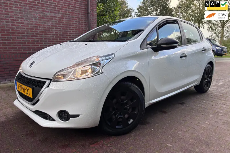 Peugeot 208 (2015)