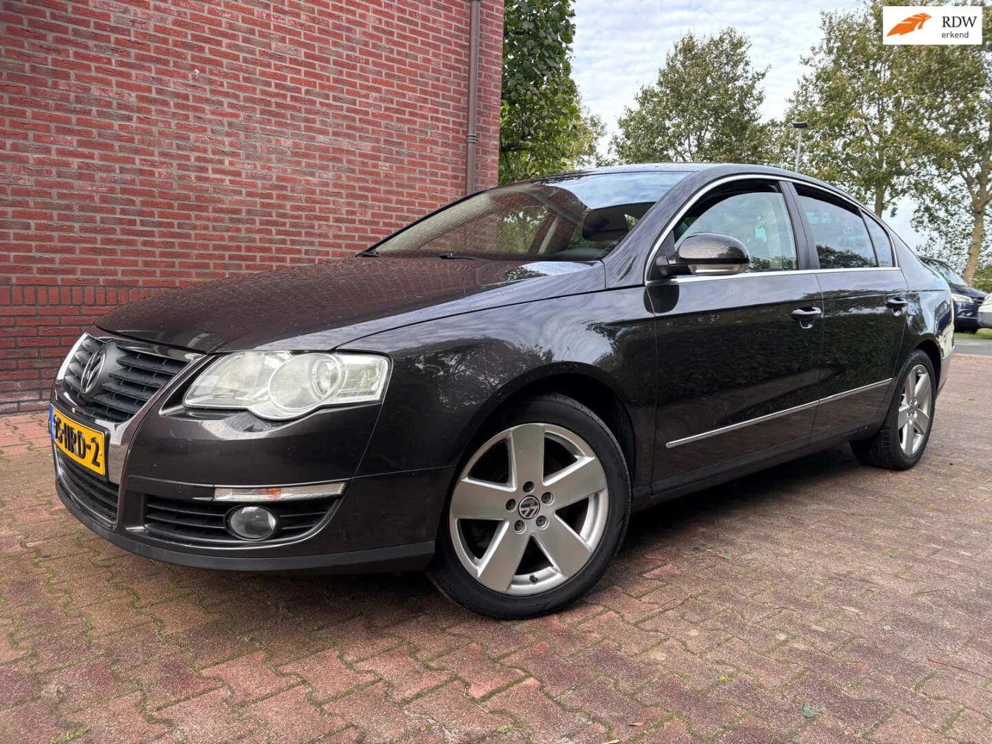 Volkswagen Passat (2009) — foto 1