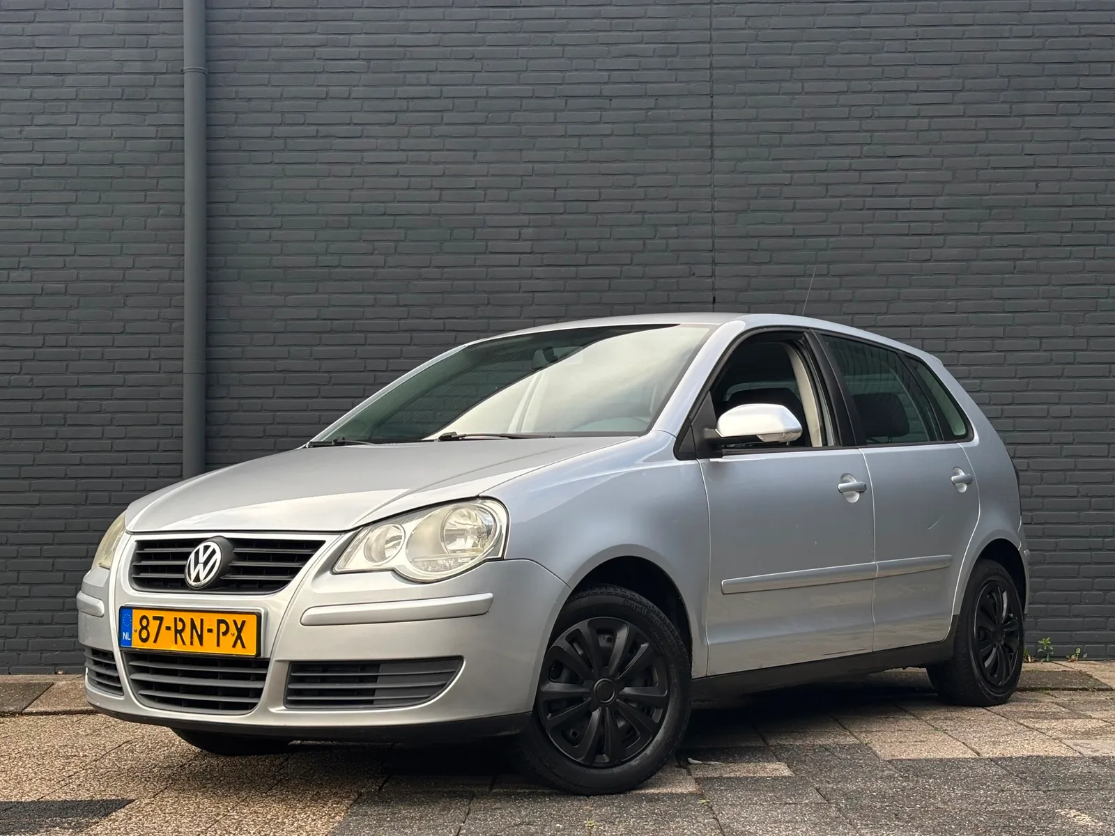Volkswagen Polo (2005) — foto 1