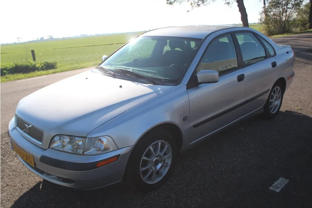 Volvo S40 (2001) — foto 1