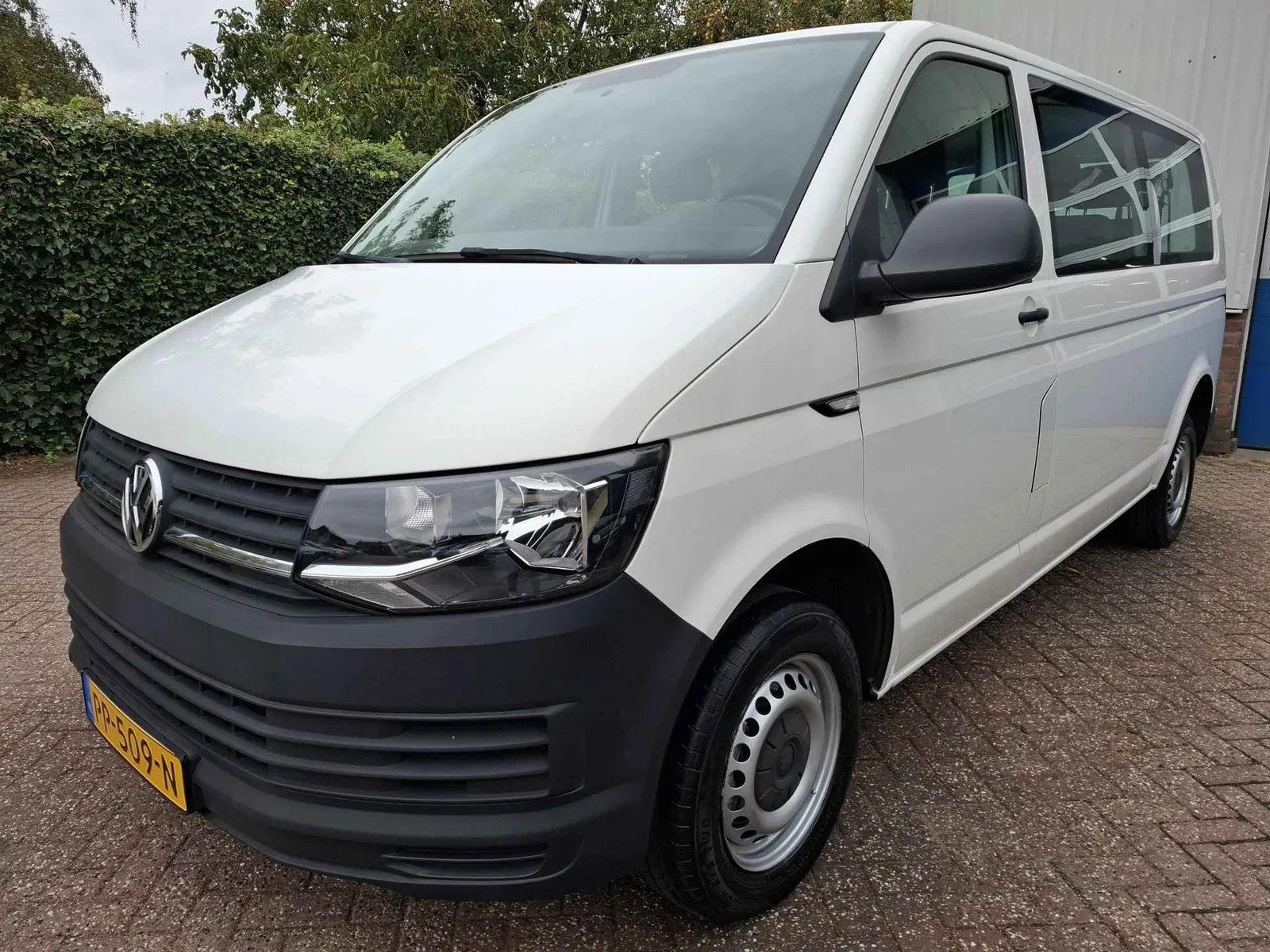 Volkswagen Transporter (2017) — foto 1