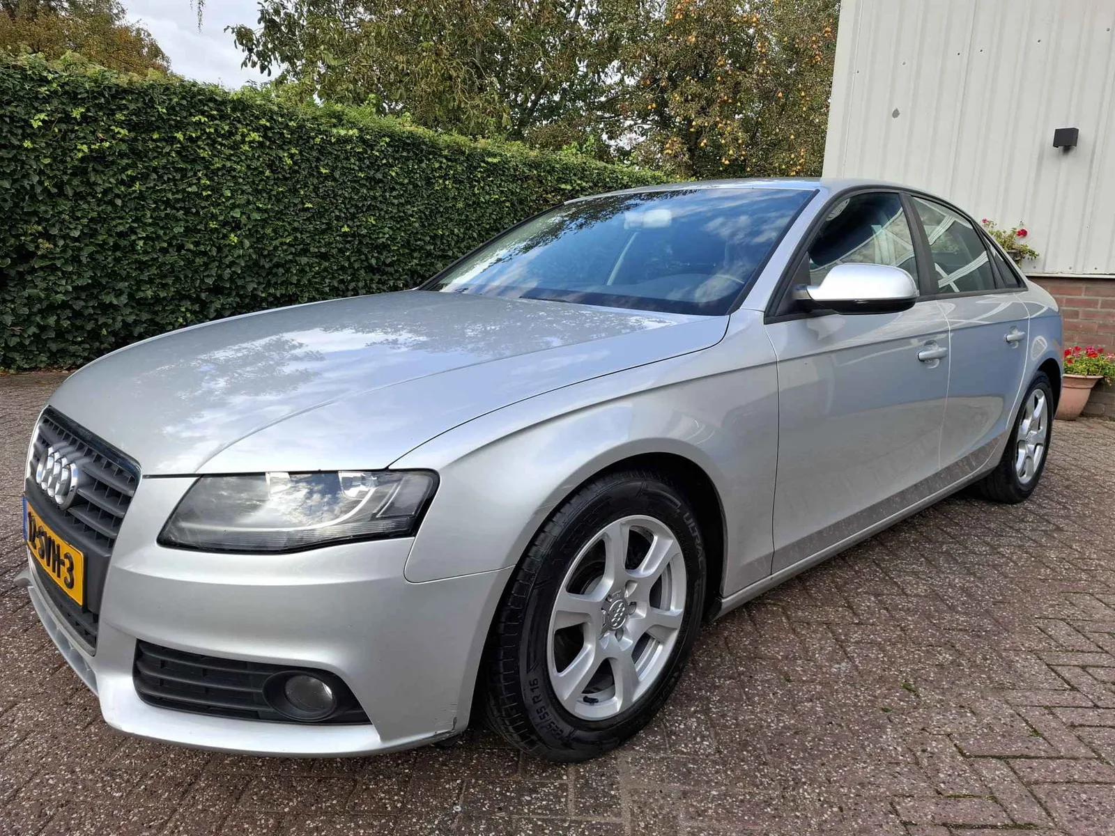 Audi A4 (2011) — foto 1
