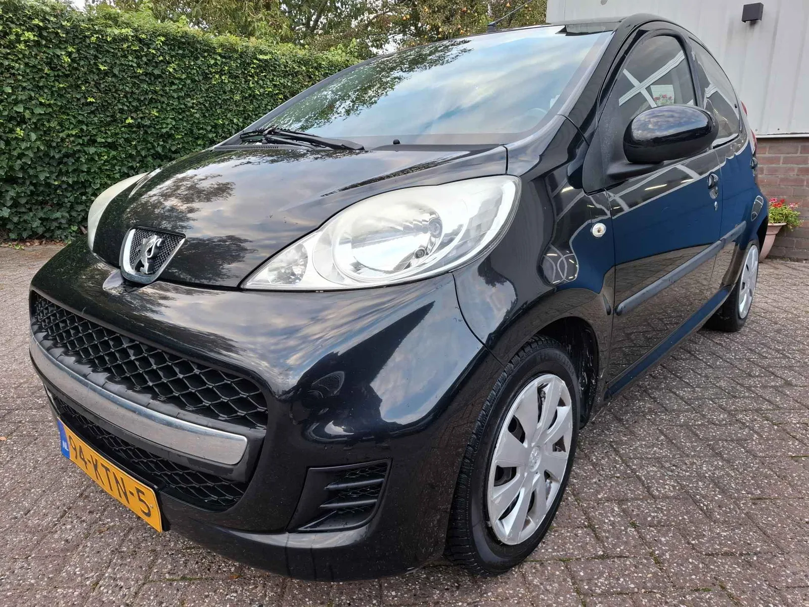 Peugeot 107 (2010) — foto 1