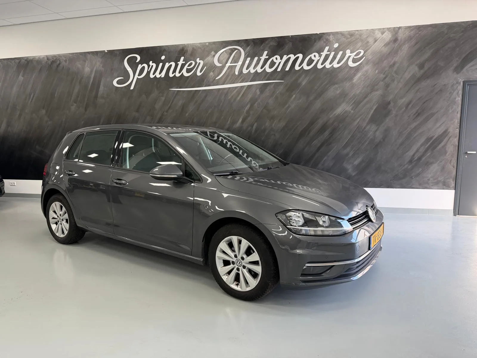 Volkswagen Golf (2018) — foto 1