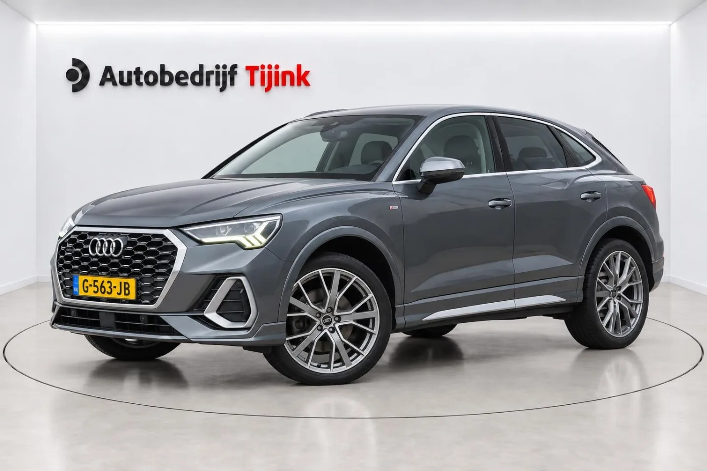 Audi Q3 Sportback (2019) — foto 1