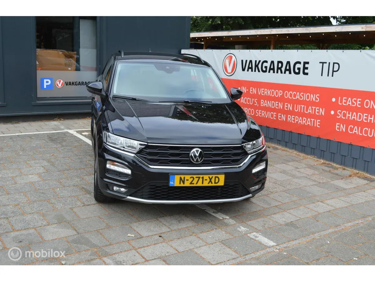 Volkswagen T-Roc (2021) — foto 1