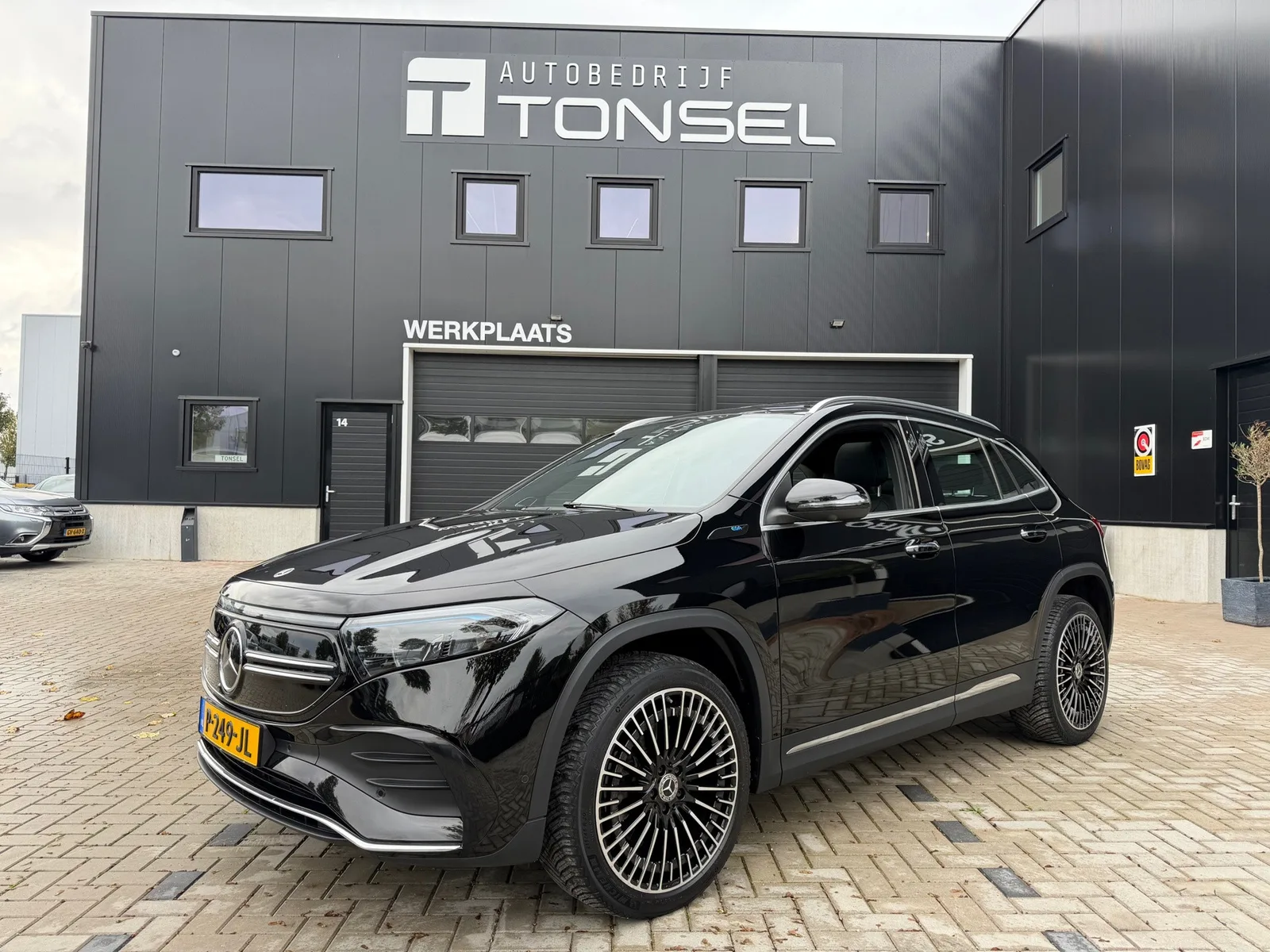 Mercedes-Benz EQA (2021) — foto 1
