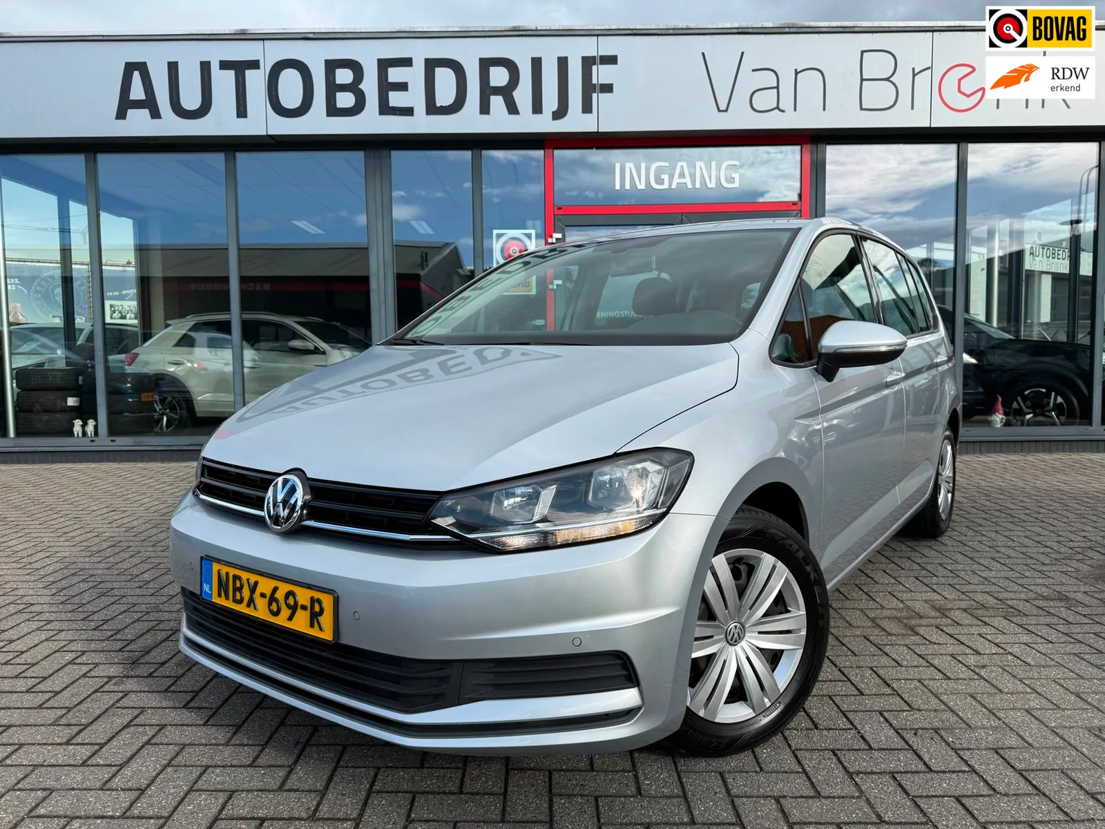 Volkswagen Touran (2017) — foto 1