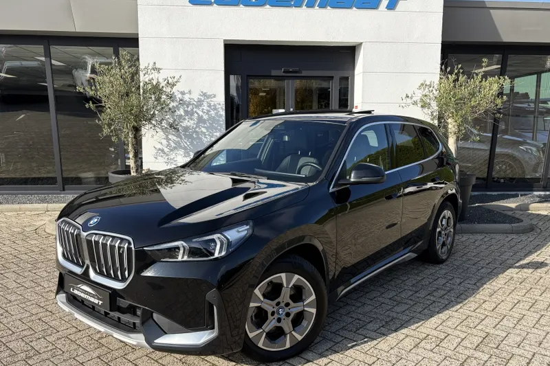 BMW iX1 (2023)