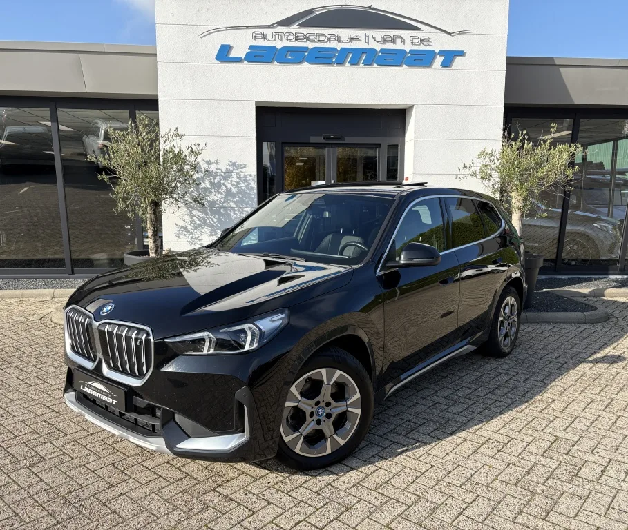 BMW iX1 (2023) — foto 1
