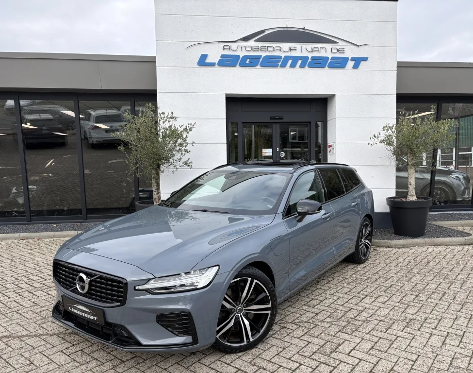 Volvo V60 (2022) — foto 1