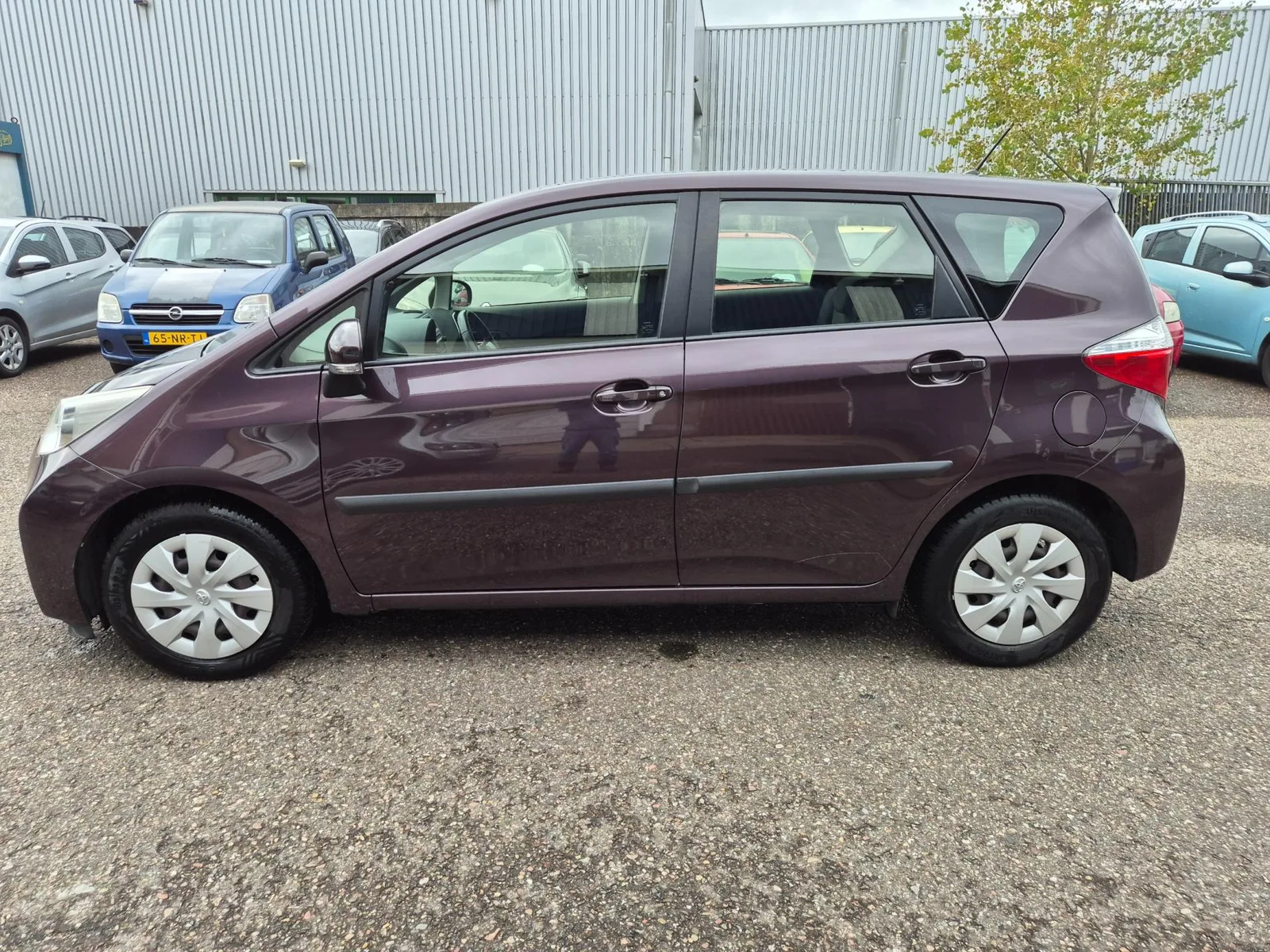 Toyota Verso S (2013) — foto 1