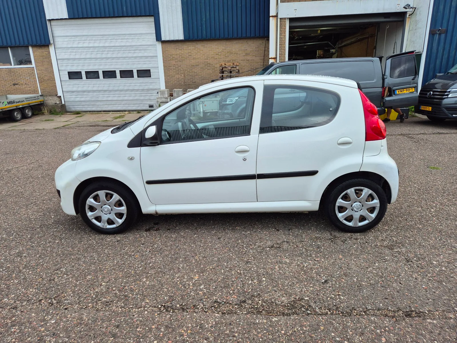 Peugeot 107 (2010) — foto 1