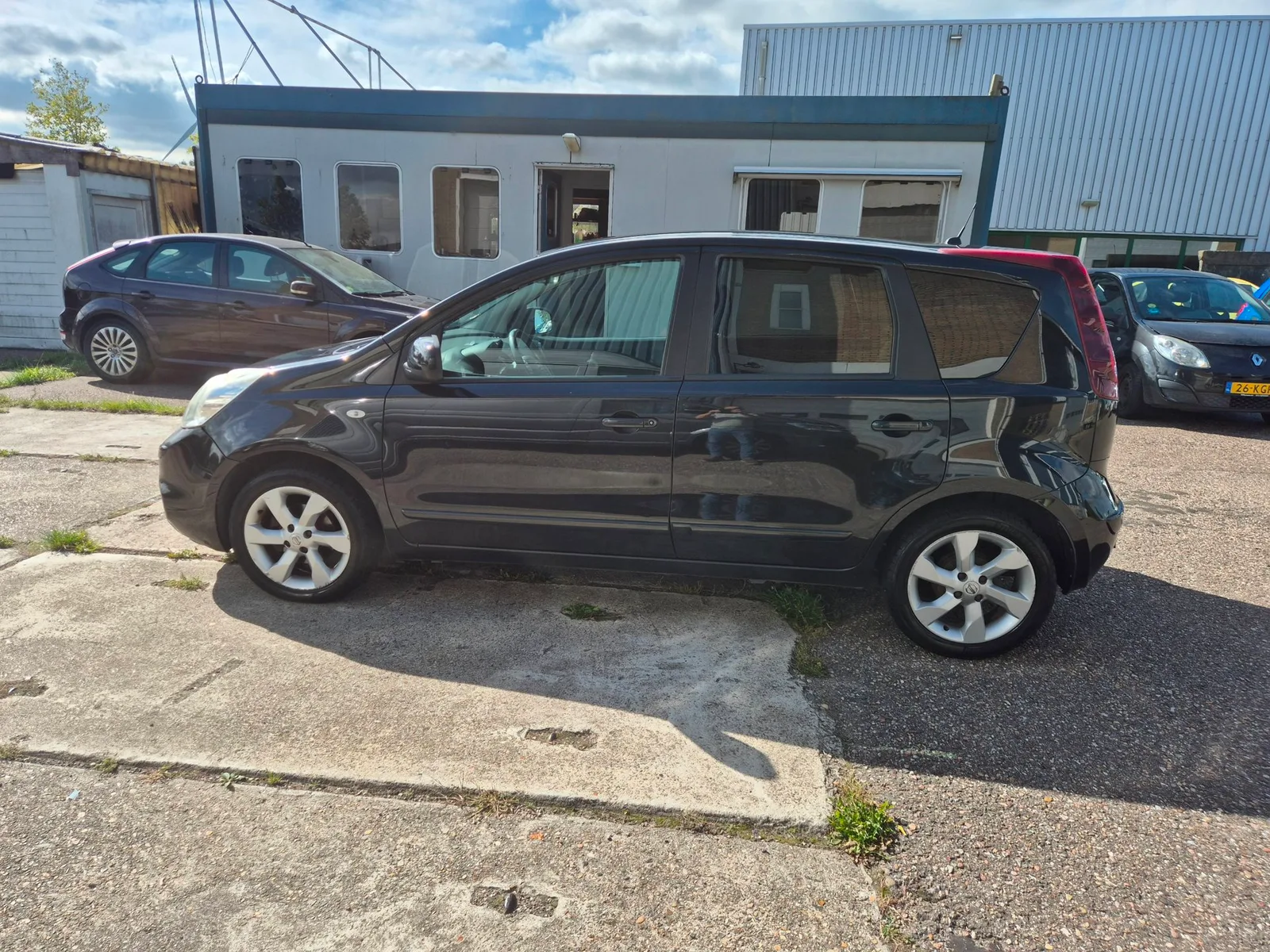 Nissan Note (2010) — foto 1