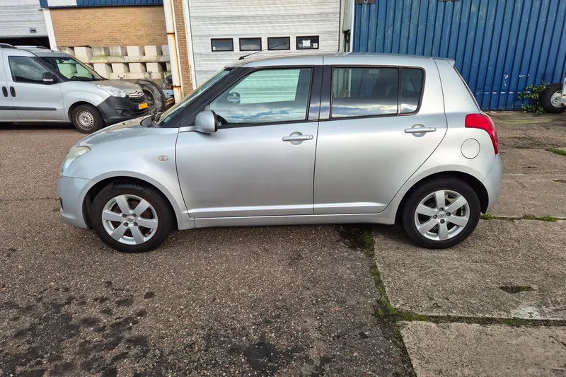 Suzuki Swift (2010)