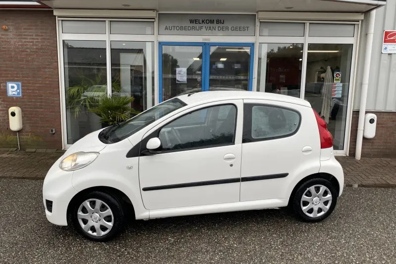 Peugeot 107 (2011)