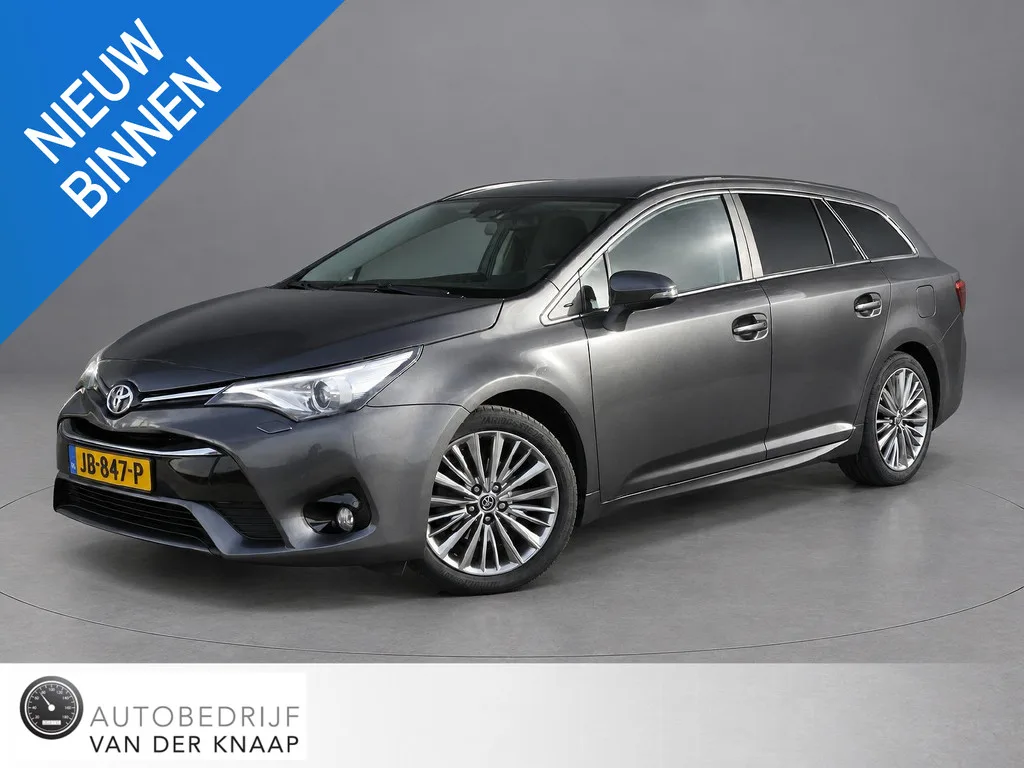 Toyota Avensis (2015) — foto 1
