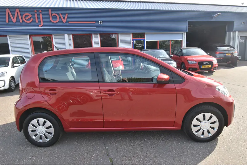 Volkswagen Up! (2021)