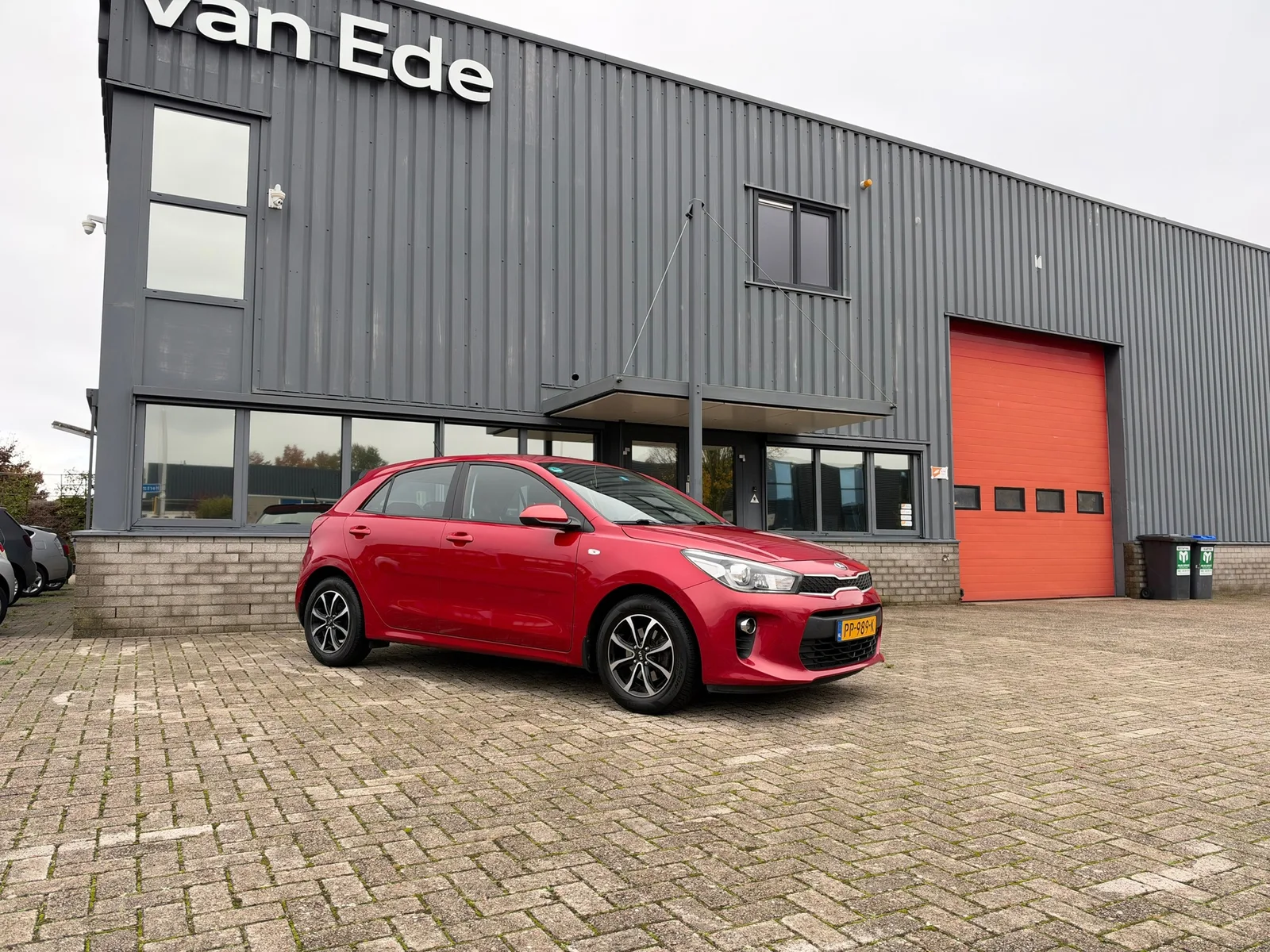 Kia Rio (2017) — foto 1