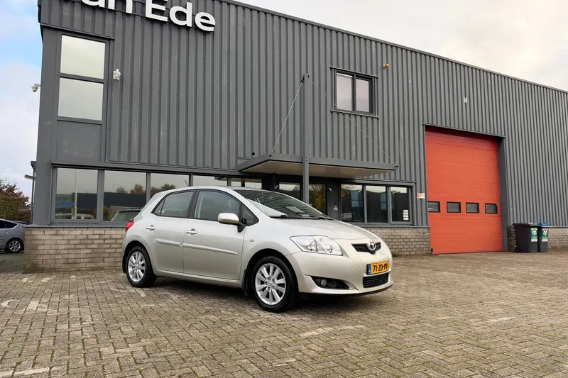 Toyota Auris (2008)