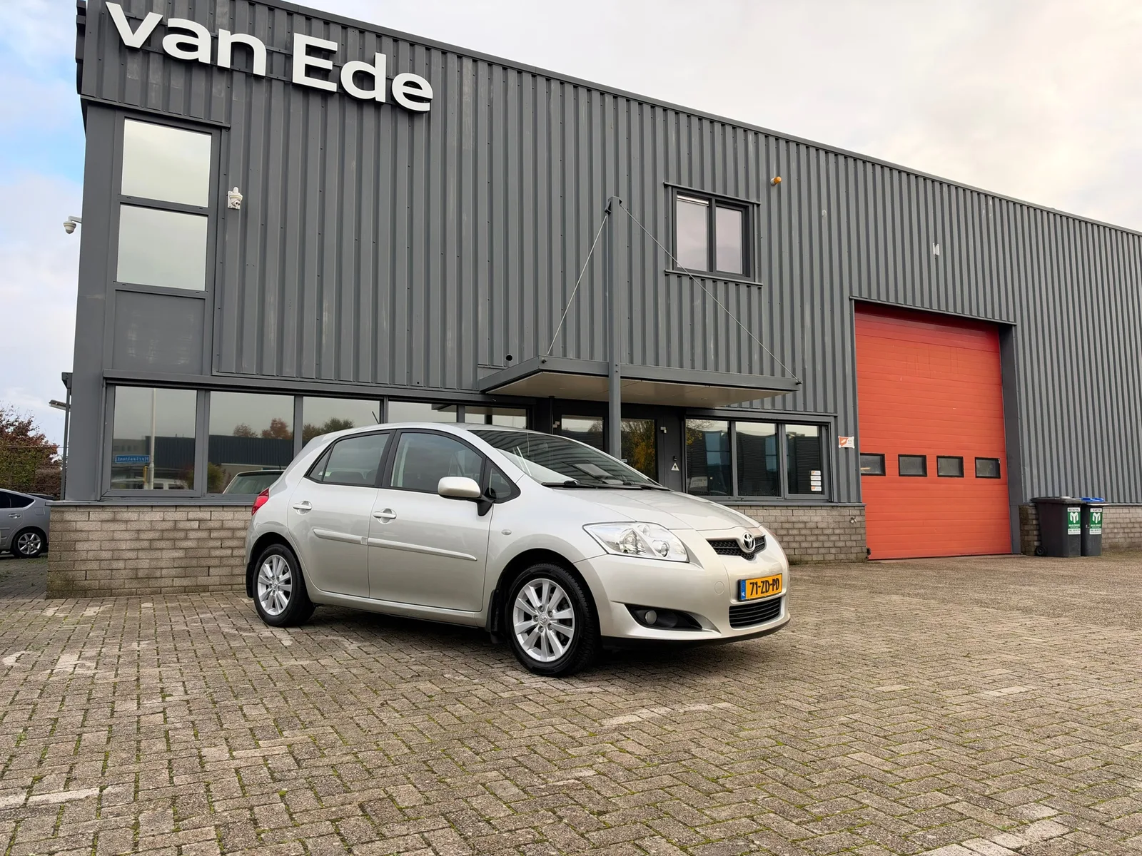 Toyota Auris (2008) — foto 1