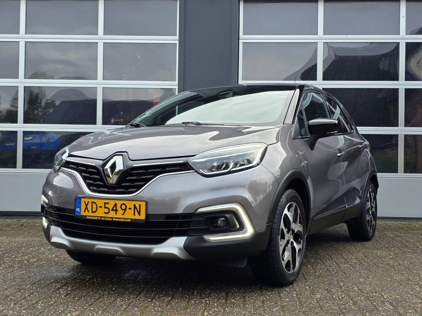Renault Captur (2018) — foto 1