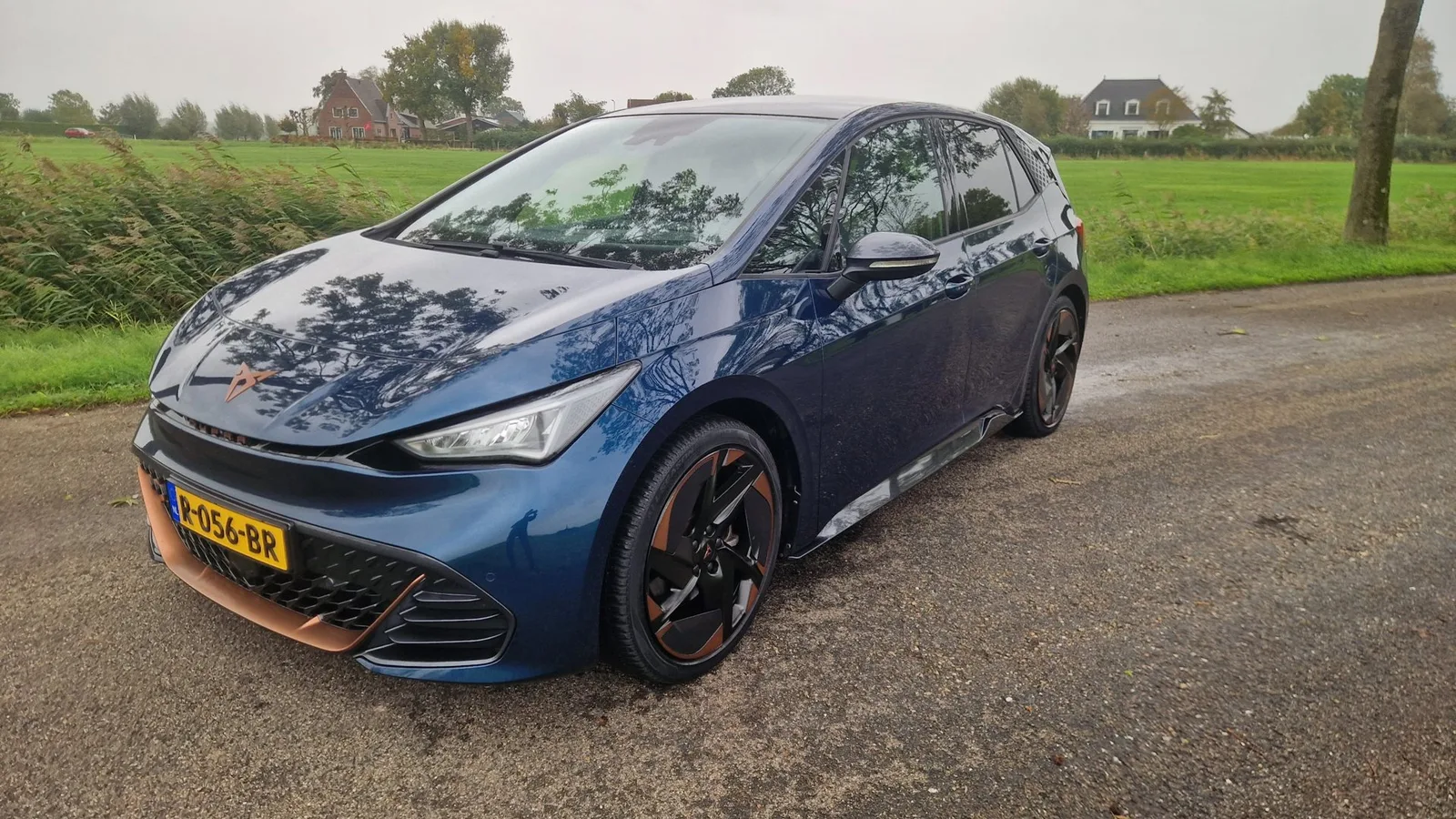 CUPRA Born (2021) — foto 1