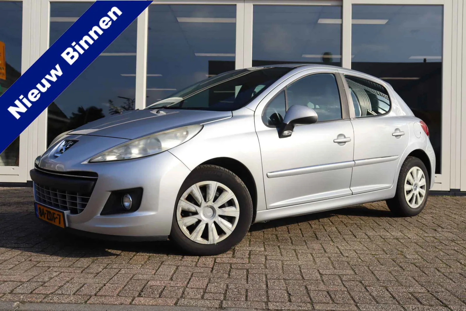 Peugeot 207 (2011) — foto 1