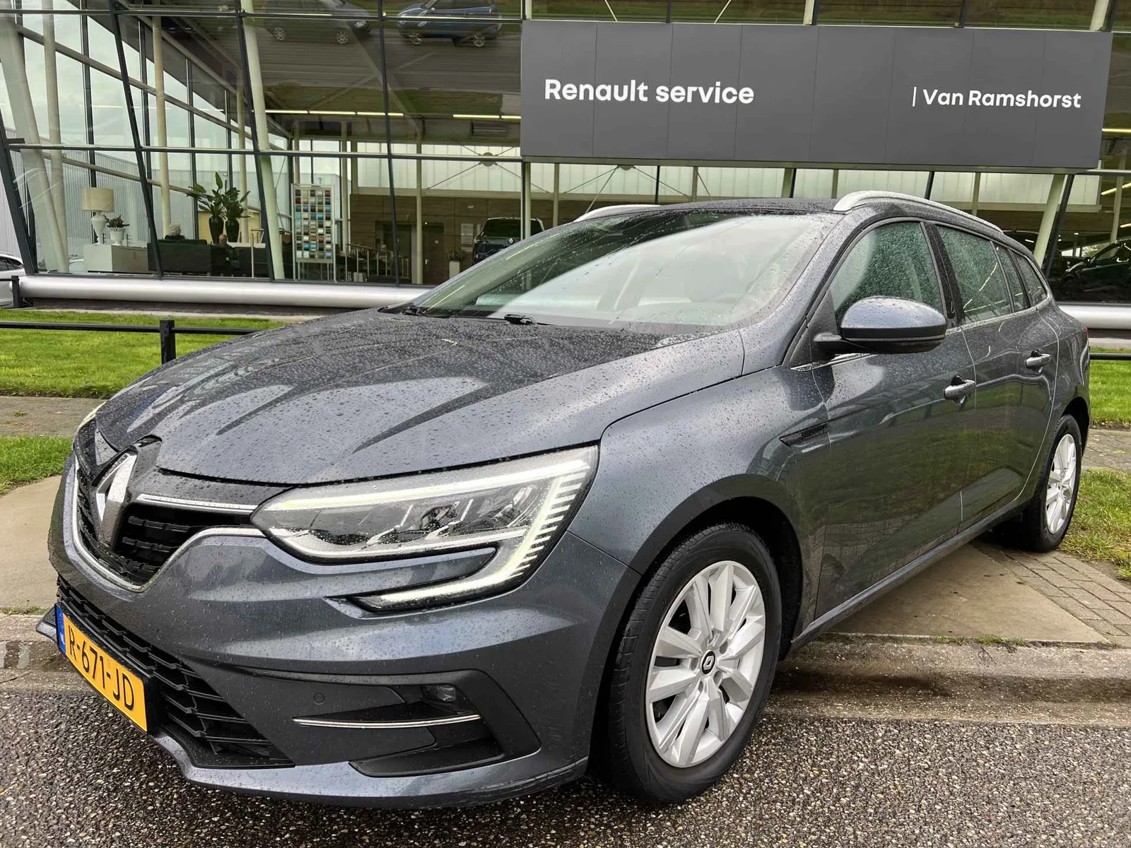 Renault Mégane (2022) — foto 1