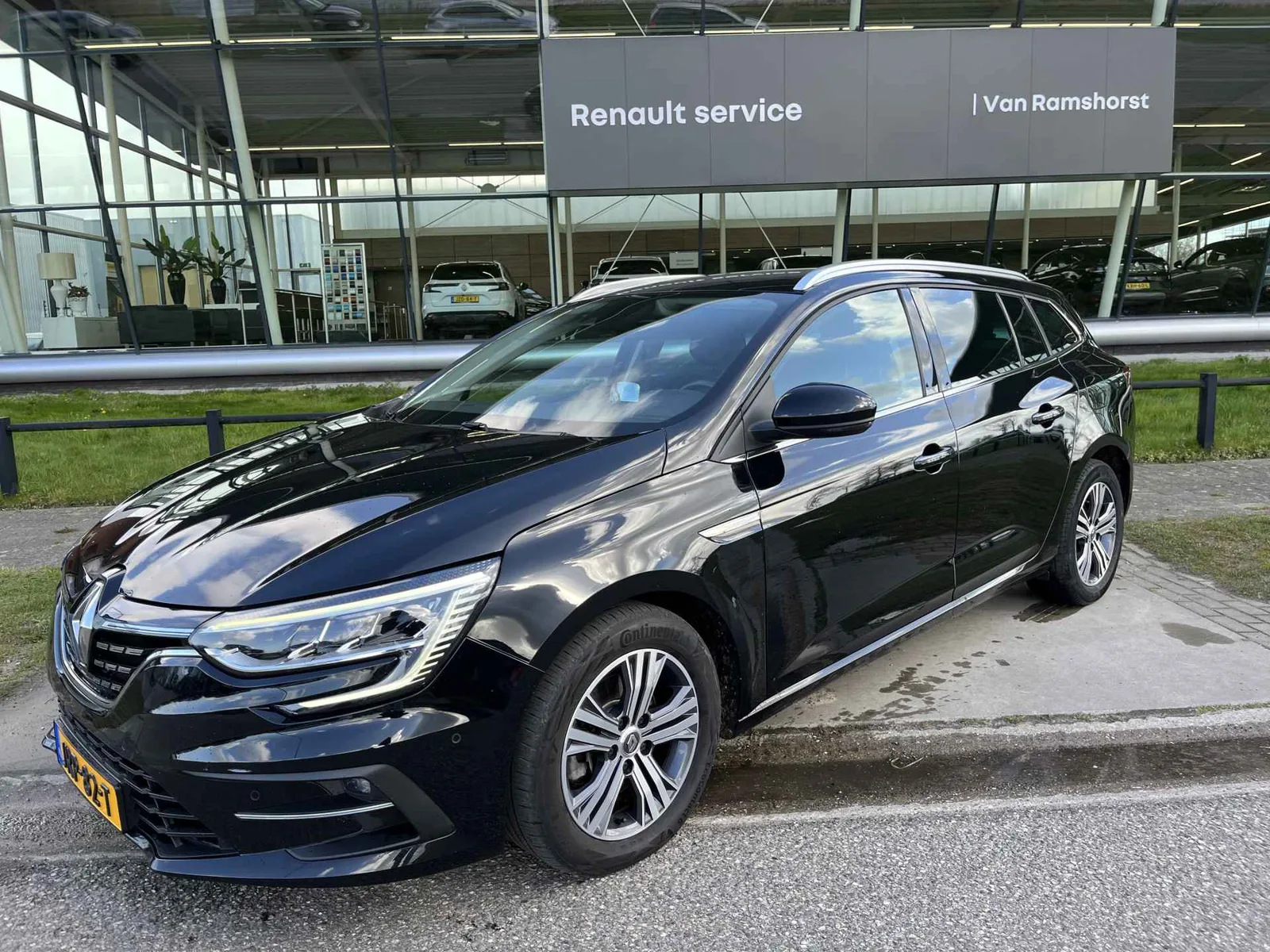 Renault Mégane (2022) — foto 1