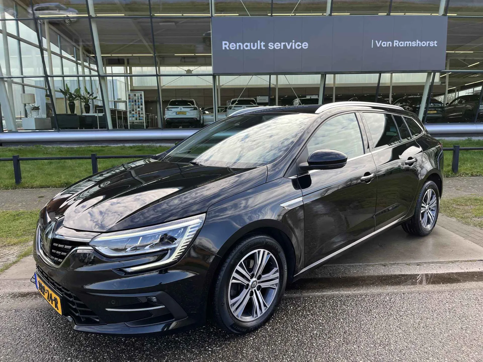 Renault Mégane (2022) — foto 1