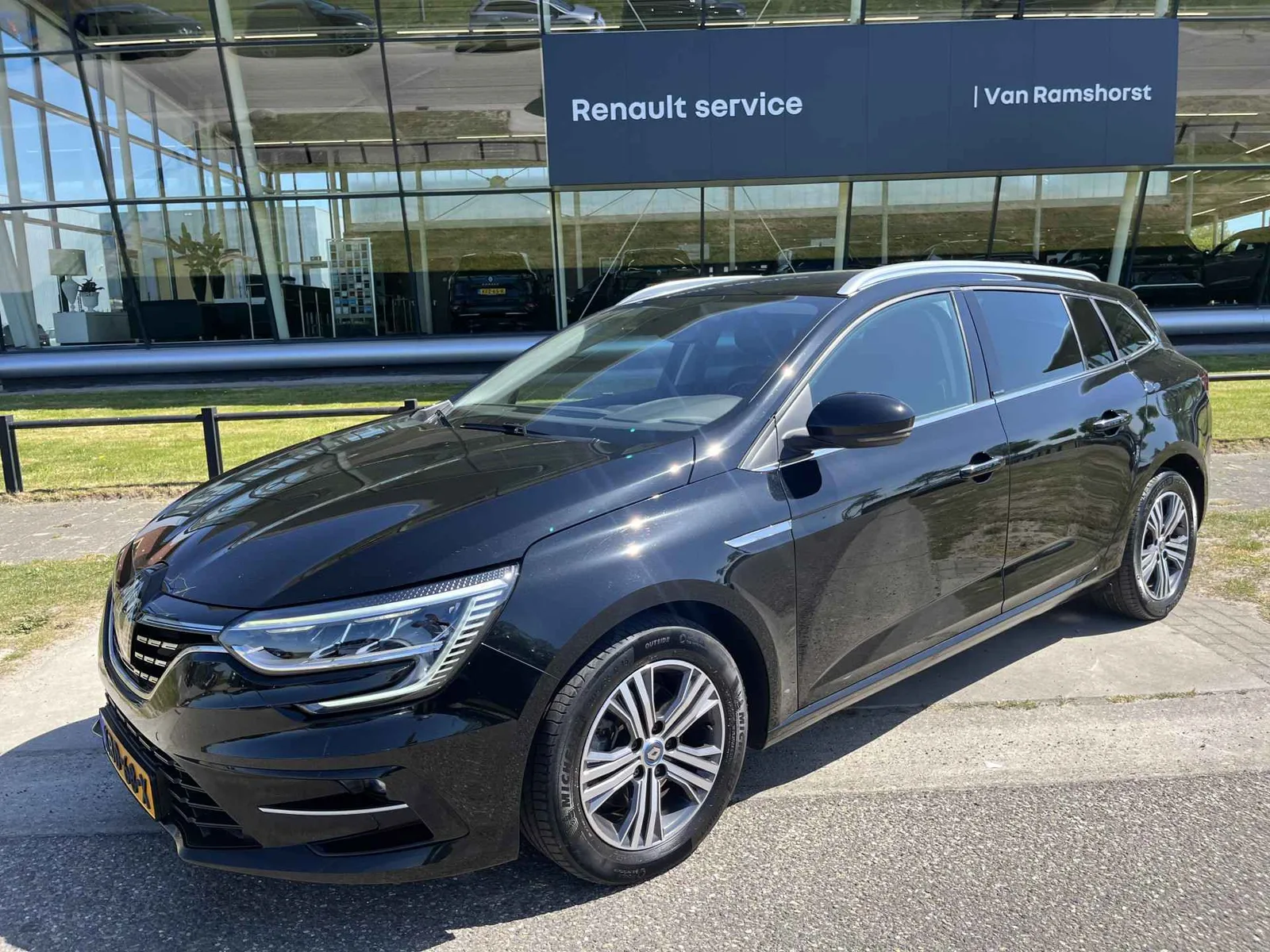 Renault Mégane (2021) — foto 1