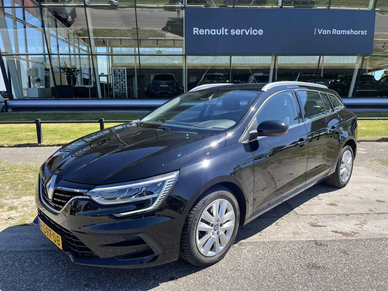 Renault Mégane (2022) — foto 1