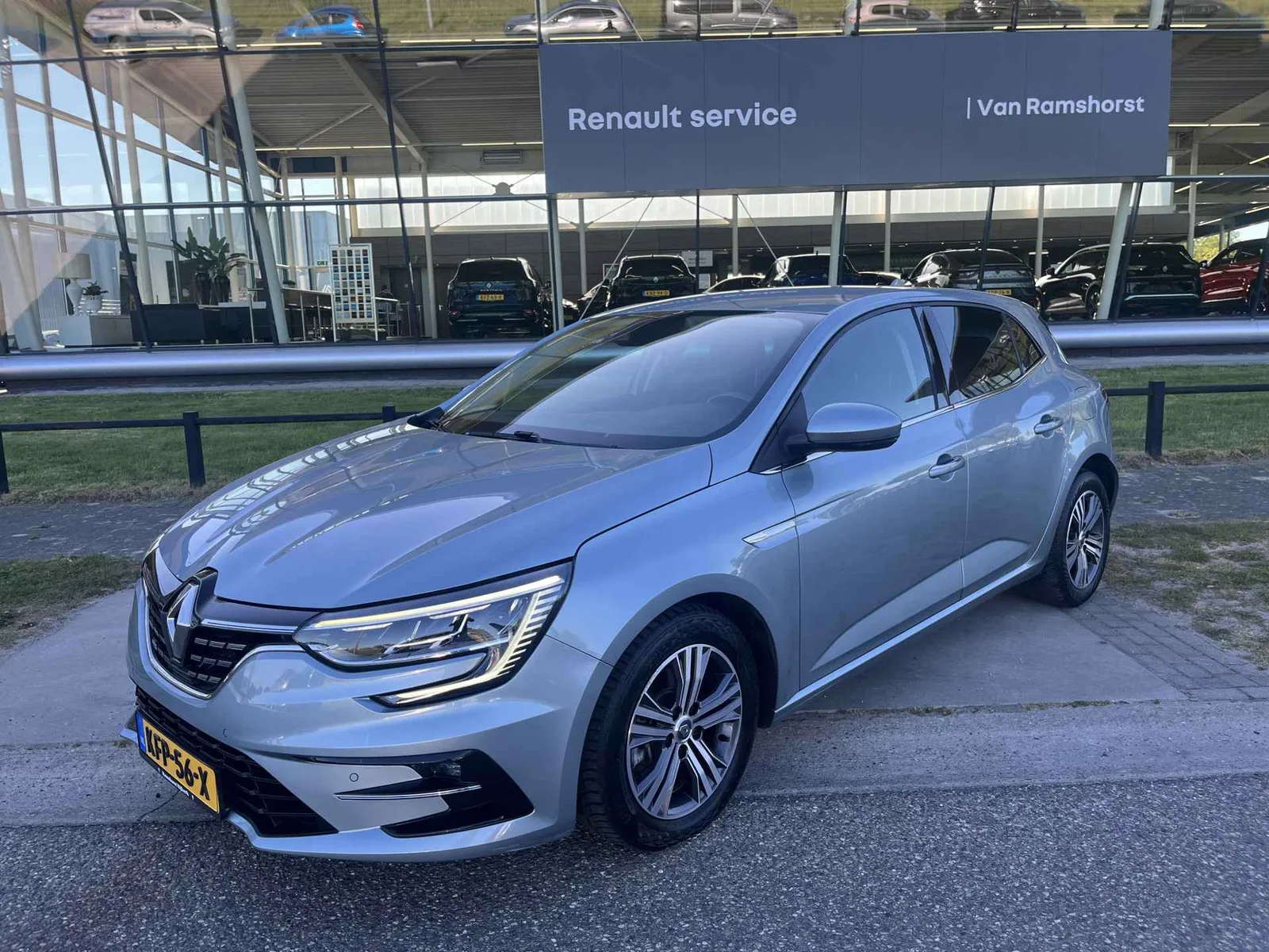 Renault Mégane (2021) — foto 1