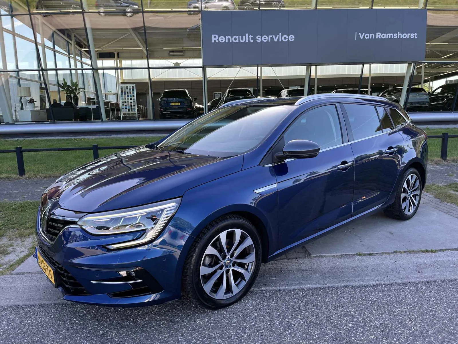Renault Mégane (2021) — foto 1