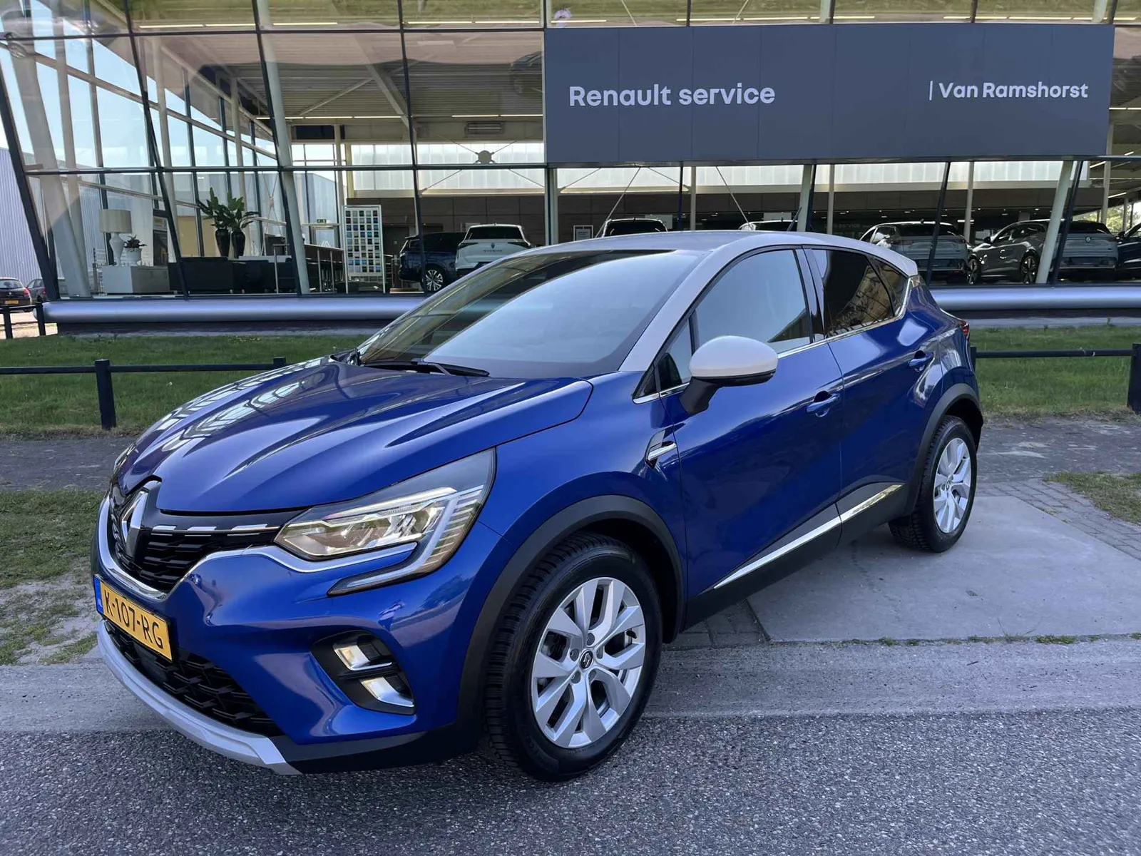Renault Captur (2021) — foto 1