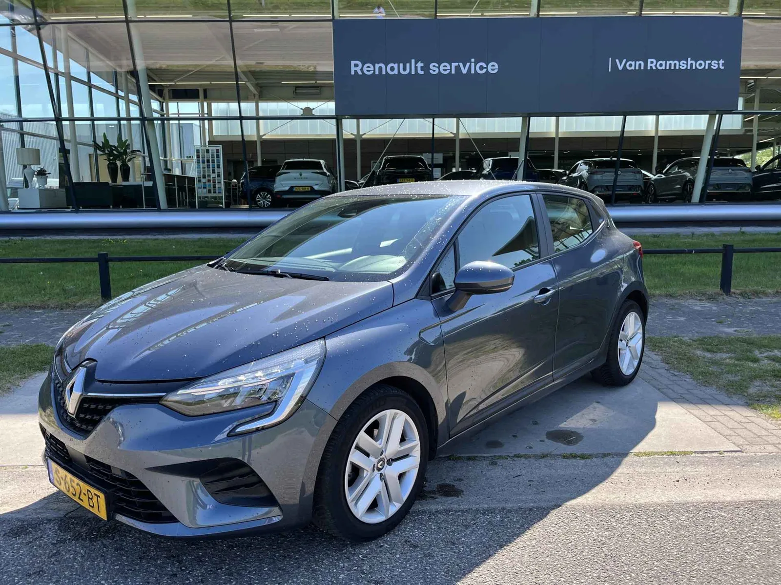 Renault Clio (2023) — foto 1
