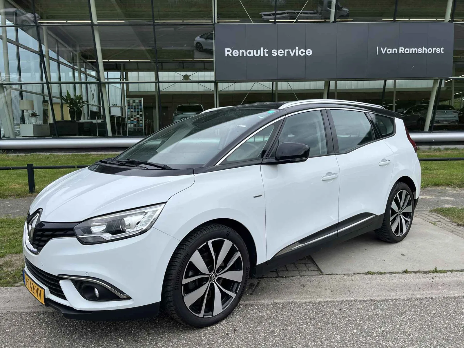 Renault Grand Scénic (2020) — foto 1