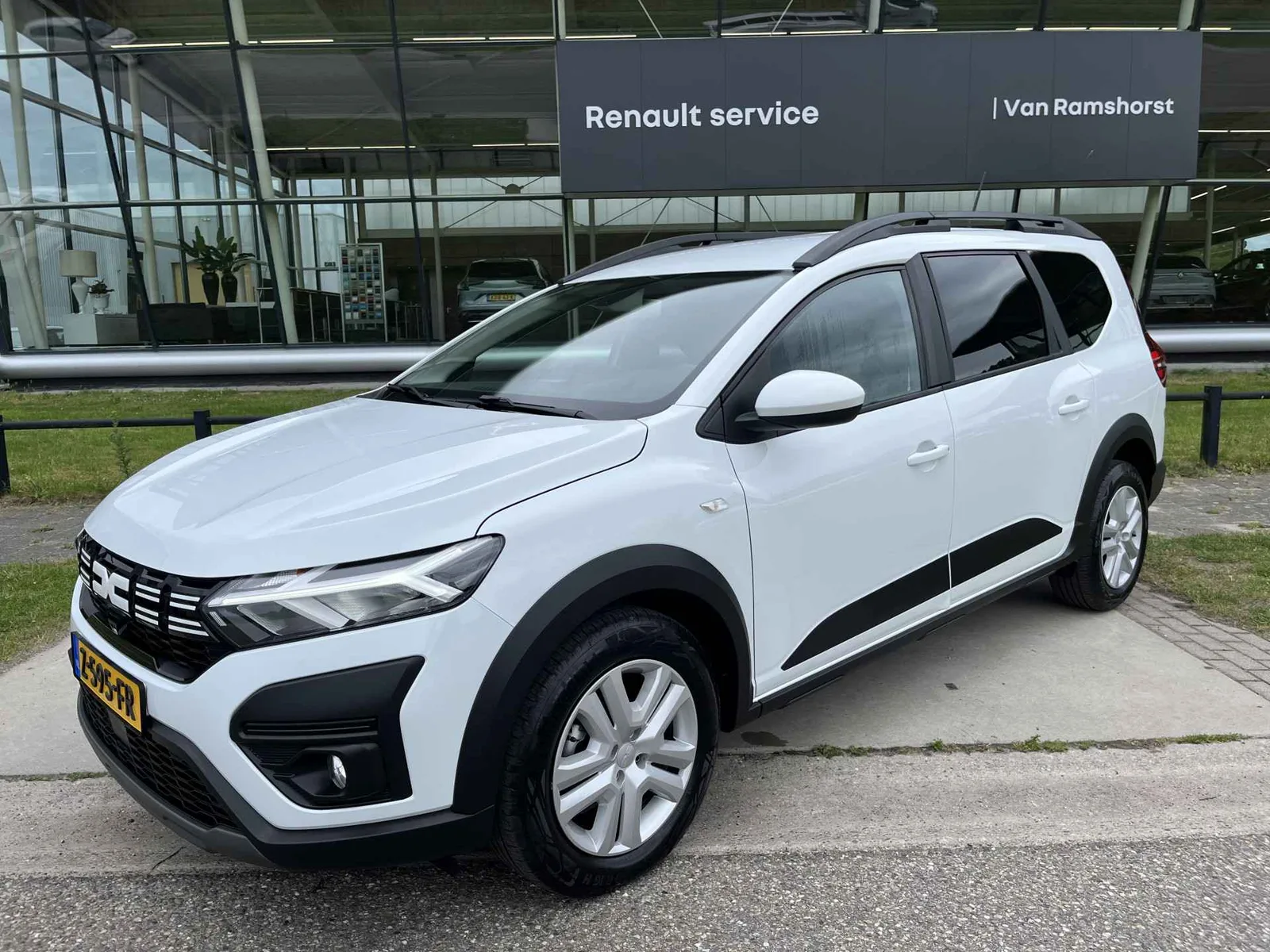 Dacia Jogger (2024) — foto 1