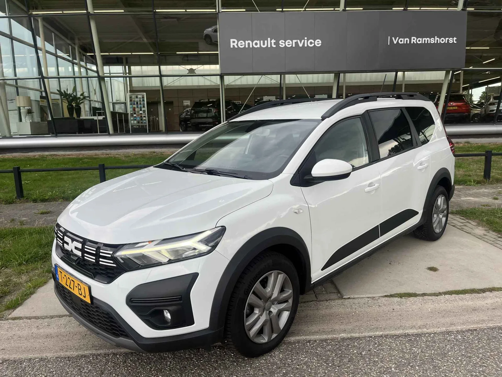 Dacia Jogger (2023) — foto 1
