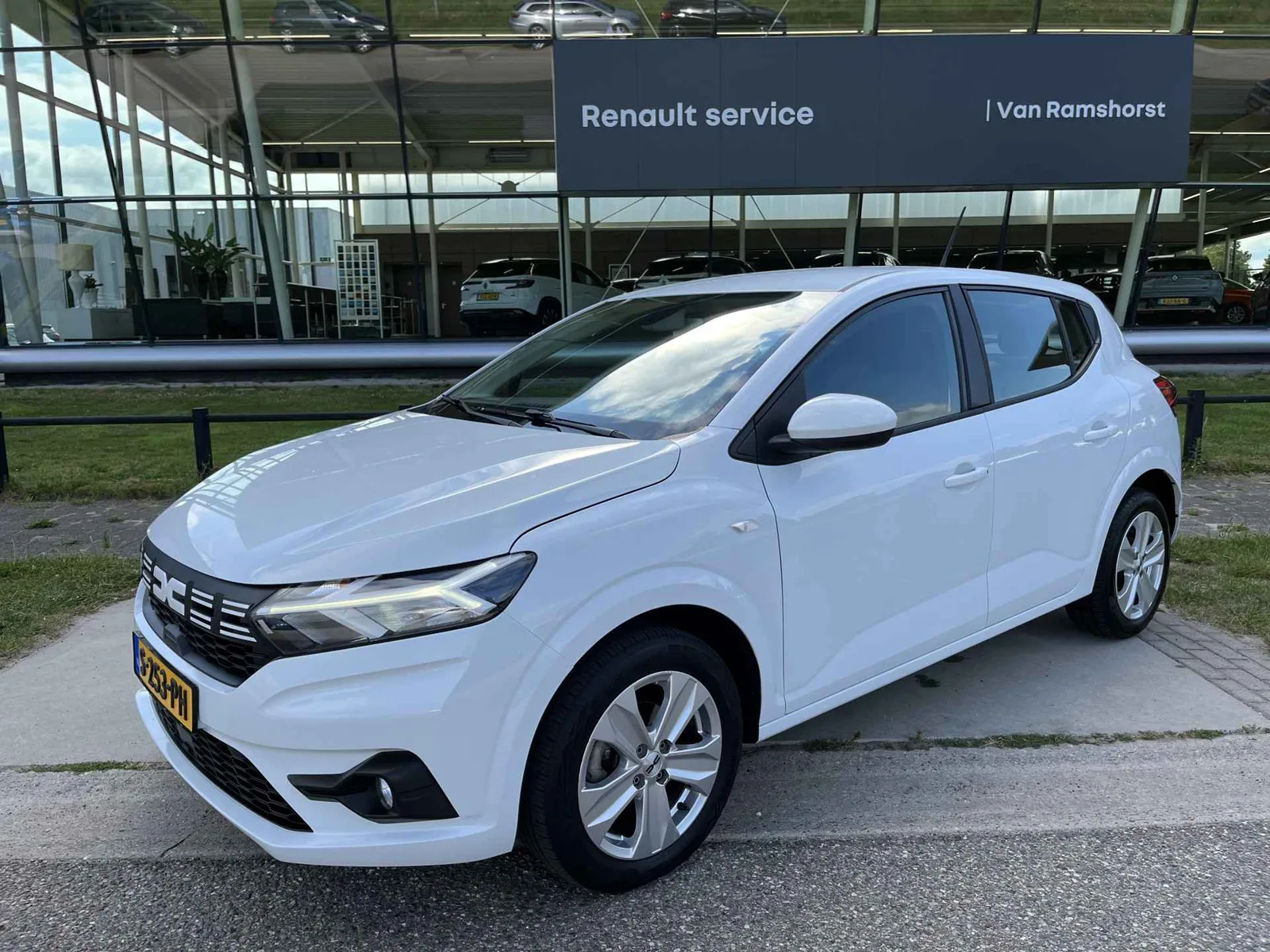 Dacia Sandero (2023) — foto 1