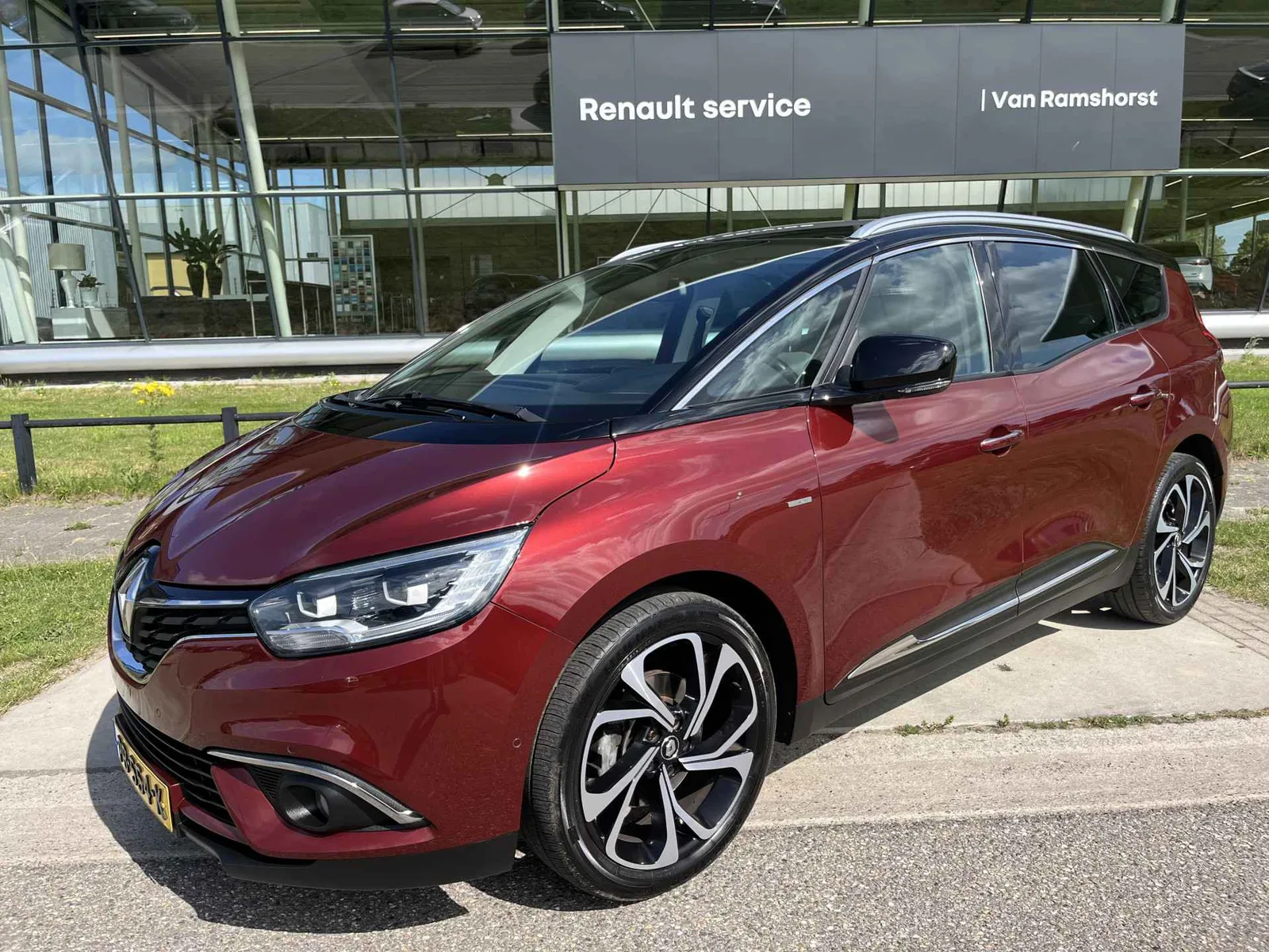 Renault Grand Scénic (2017) — foto 1